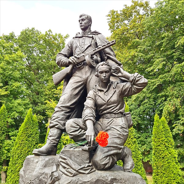 054-Памятник воинам-разведчикам